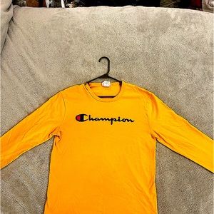 Champions M yellow long sleeve t shit